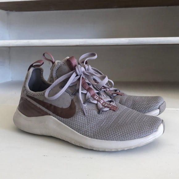 Nike Free - Picture 1 of 3